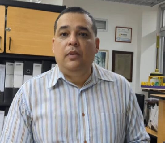 Psicólogo indica que el consumo excesivo de videos sobre los terremotos en Venezuela causa trauma vicario Psicólogo advierte sobre trauma vicario tras el doble terremoto