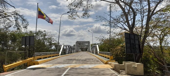 Puente Internacional José Antonio Páez