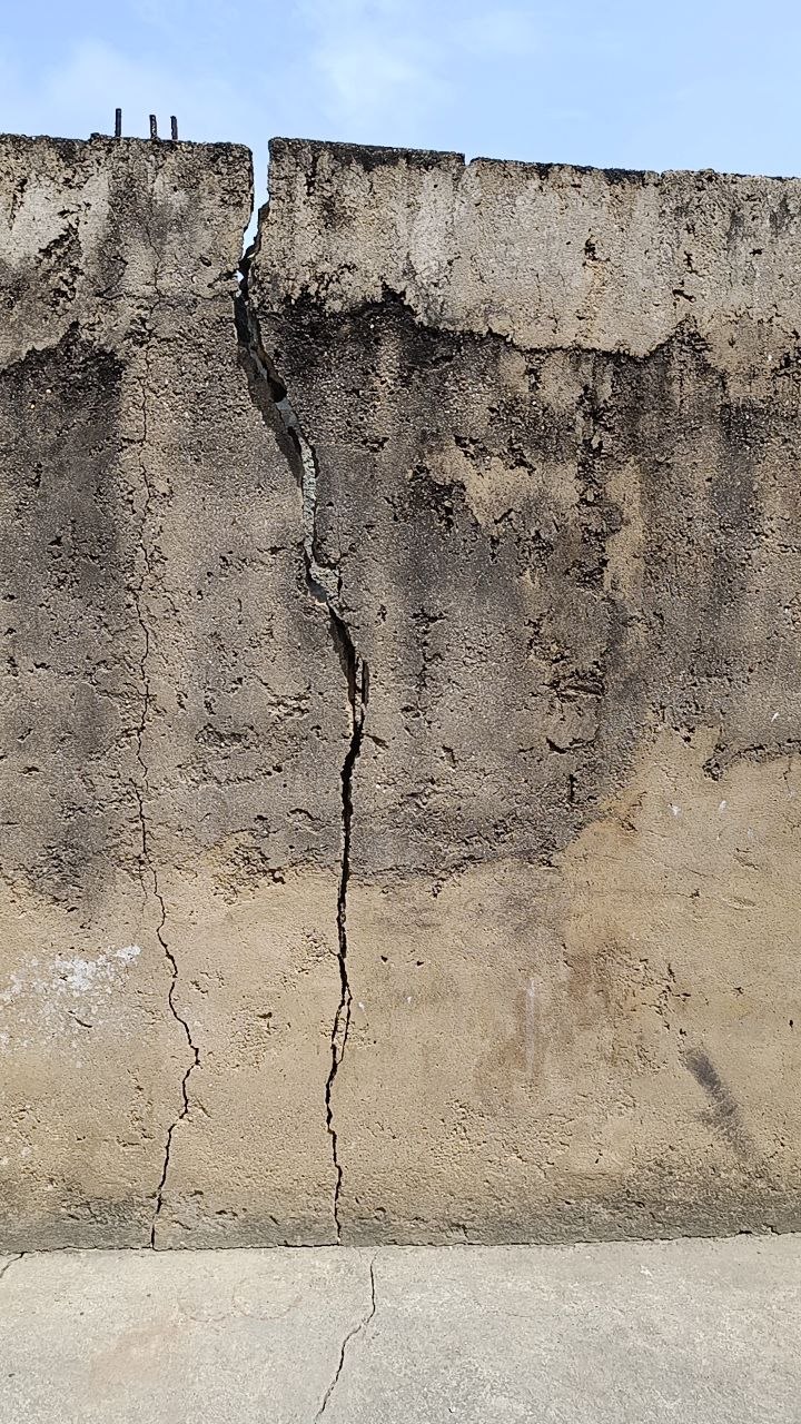 Sismos agrietaron paredes y pisos