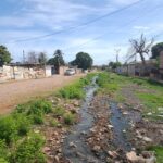 Comunidad del sector Rómulo Gallegos denuncia bote de aguas servidas desde hace 10 años