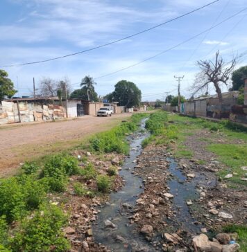 En el sector Rómulo Gallegos de Maracaibo hay un bote de aguas servidas desde hace 10 años
