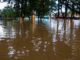 Fuertes inundaciones afectan a La Victoria tras crecida del río Arauca