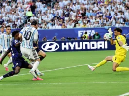 Argentina sufre ante Cabo Verde, pero consigue pasar de ronda