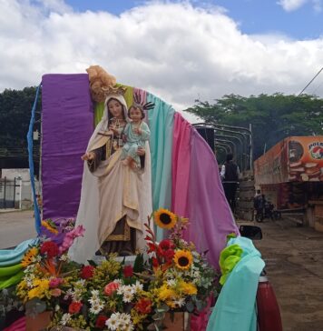 Un milagro la llevó a ser devota de la Virgen del Carmen