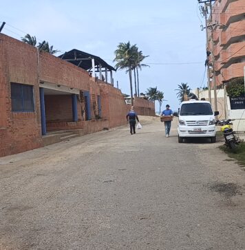 Sin casas y sin turismo: así sobreviven en Tucacas a un mes del doble terremoto