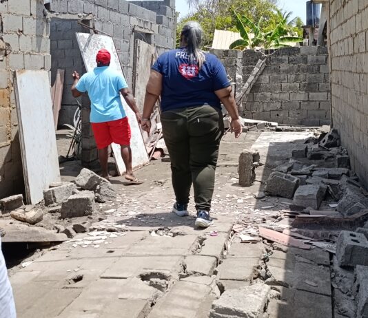 Grietas y hundimientos: las fachadas que dejó el doble terremoto en los hogares de Boca de Aroa