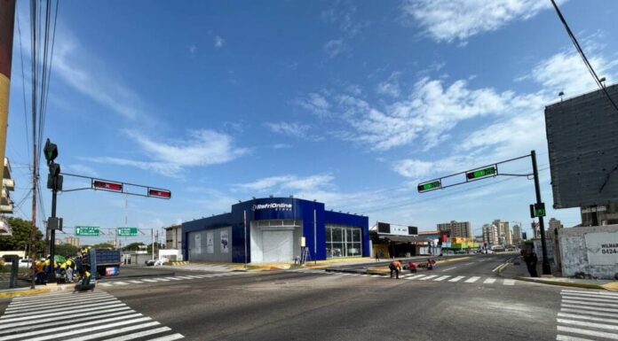 Instalan 10 nuevos pasos peatonales en Maracaibo