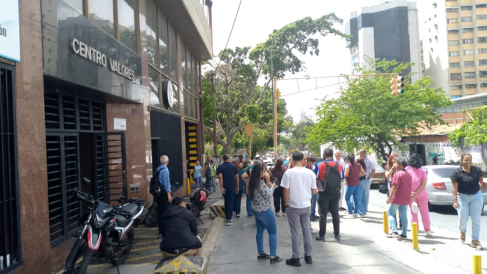Trabajadores de edificios en la parroquia Altagracia, Caracas Trabajadores de edificios en la parroquia Altagracia, Caracas