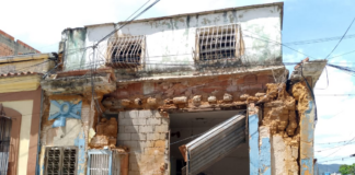 Ingenieros civiles inician inspección visual de edificios afectados por terremotos en Caracas Vivienda en La Pastora, Caracas