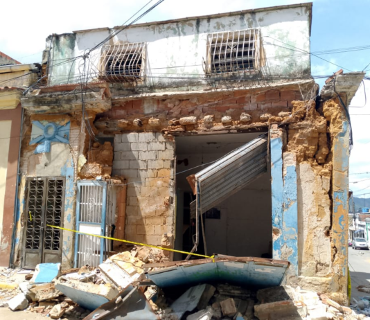 Ingenieros civiles inician inspección visual de edificios afectados por terremotos en Caracas Vivienda en La Pastora, Caracas