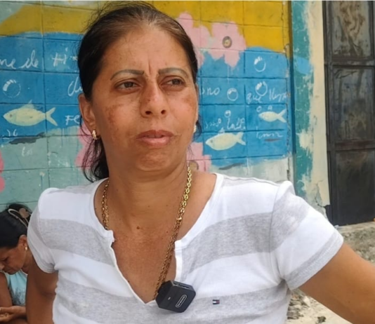 Familias de Naiguatá en La Guaira exigen mejor organización en la entrega de las ayudas Glenda Piñerúa, Naiguatá, La Guaira